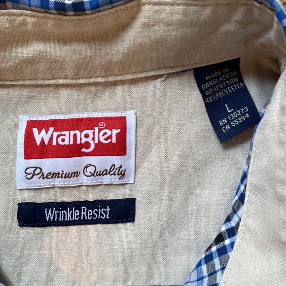 Wrangler men’s large new without tags. Royal blue black and white plaid - Picture 3 of 6
